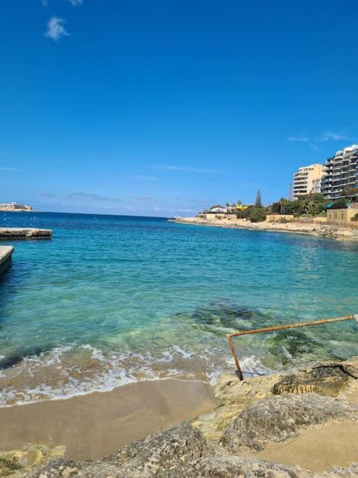Апартаменты Cozy Inside.City & Beach Outside Слима Экстерьер фото